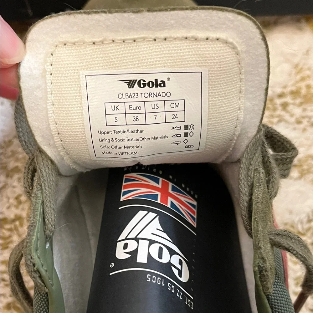 Gola Women's size 7 Tornado in military green and pink coral - Picture 8 of 8